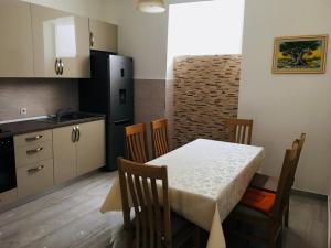 Apartment Kate, 3 - Bedroom (4+2), Large Terrace