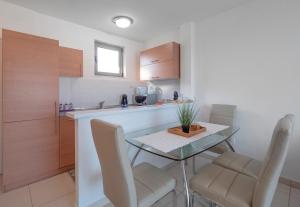 Sea view Two bedroom Family Apartment with pool - Sunset Ivanovići