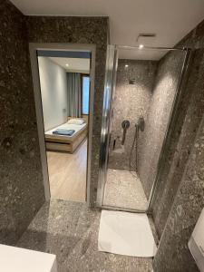 Standard Twin Room room in Adveniat Paris