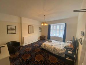 8 Bedroom House For Corporate Stays in Kettering