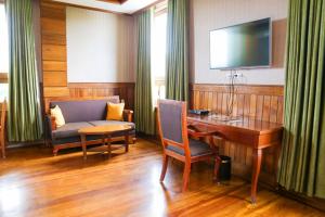 Alta D Tagaytay Hotel