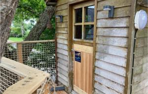 Gorgeous Apartment In Gommenech