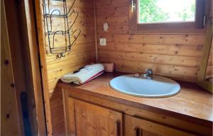 Gorgeous Apartment In Gommenech