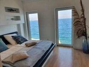 First row to the sea - Nautilus Deluxe Apartment