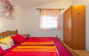 Nice Apartment In Vir With Kitchen