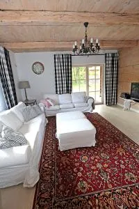 米驼瓦多里纳度假屋 - Mików