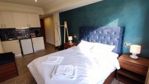 Acropolis of Athens from Ermou str