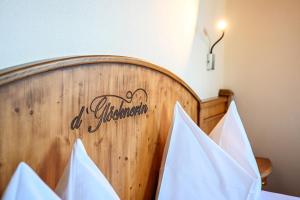 Large Two-Bedroom Apartment (4-6 Adults) room in Appartement & Suiten Hotel Glöcknerin