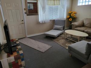 Apartment room in Husker Inn