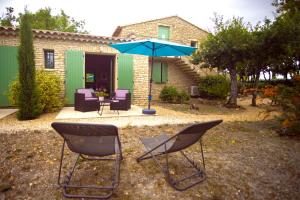 B&B / Chambres d'hotes Mas Val-Chenaie Gordes : photos des chambres