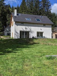 Maisons de vacances PETITE MAISON AU CALME AVEC VUE MAGNIFIQUE ! : photos des chambres