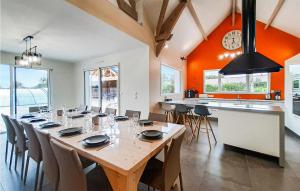 Maisons de vacances Nice Home In Herly With Outdoor Swimming Pool : photos des chambres