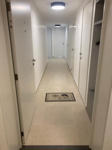 Lichtrijk 2-slaapkamerappartement met zeezicht en gratis parking