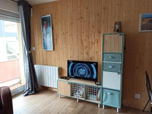 Appartements Les Obiones, Fort Mahon Plage, magnifique studio cabine 4p vue laterale mer avec balcon , parking prive gratuit, wifi, classe 2 etoiles, exposition plein sud en Baie de Somme : photos des chambres