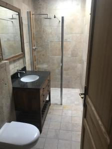 Maisons de vacances La maison sur la place dans la vieille ville Aigues Mortes : photos des chambres