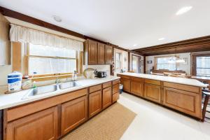 Appalachee Pond Waterfront Cottage