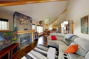 Eagle Crest - Madras