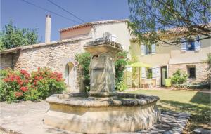 Maisons de vacances Amazing Home In Mondragon With 6 Bedrooms, Private Swimming Pool And Outdoor Swimming Pool : photos des chambres