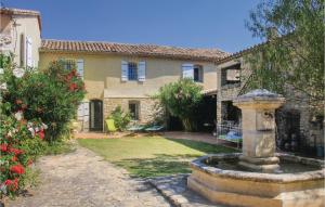 Maisons de vacances Amazing Home In Mondragon With 6 Bedrooms, Private Swimming Pool And Outdoor Swimming Pool : photos des chambres