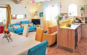 Amazing Home In Valréas With Wifi