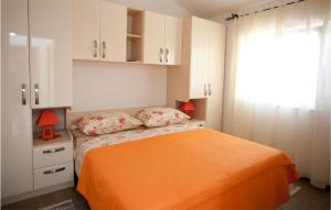 Lovely Apartment In Zecevo Rogoznicko 