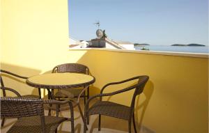 Lovely Apartment In Zecevo Rogoznicko