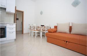 Lovely Apartment In Zecevo Rogoznicko 