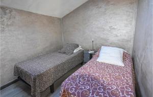 Nice Apartment In Monteux With Wifi