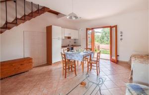 2 Bedroom Stunning Home In Straulas