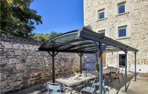 2 Bedroom Gorgeous Apartment In Vanosc