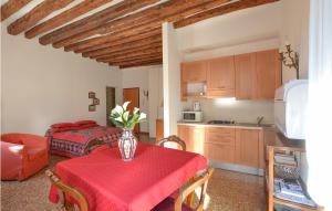 Nice Apartment In Venezia With Wifi