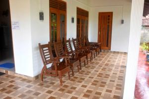 Wilpattu Lakwin Guest