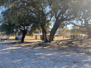 Texas Hill Country Ranch House - Great Views - Near Hidden Falls Park