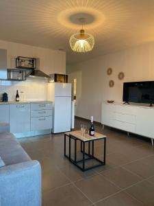 Appartements Appart T2 de 40m2 pieds dans l'eau + piscine : photos des chambres