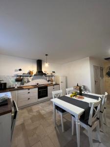 Hisa STERNA - WELL HOUSE