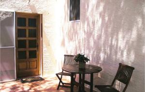 Maisons de vacances Pet Friendly Home In Prades Sur Vernazobre With Outdoor Swimming Pool : photos des chambres