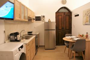 Evangelias Little House