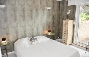 Amazing Home In Le Pradet With Kitchen