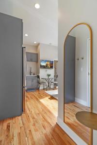 Splendid & Fully Furnished 1BR Apartment - Broadway 204 rep