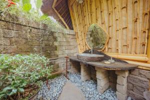 Pondok Kebun - 1 bd Eco Bamboo House, Pool, Garden