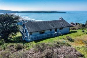 Whale Watch FANTASTIC VIEWS Game Room Dog Friendly