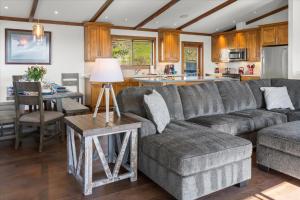 Whale Watch FANTASTIC VIEWS Game Room Dog Friendly