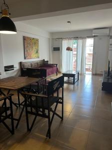 Apart Amapola Family & Friends