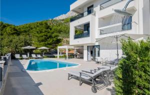 Lovely Apartment In Baska Voda