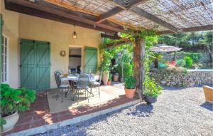 Maisons de vacances Awesome Home In Claviers With 3 Bedrooms, Wifi And Private Swimming Pool : Maison de Vacances 3 Chambres 