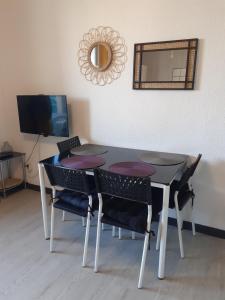 Appartements Appartement Canet Sud Jardin et parking : photos des chambres