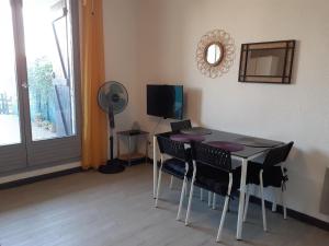 Appartements Appartement Canet Sud Jardin et parking : photos des chambres