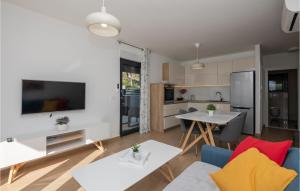 Stunning Apartment In Baska Voda