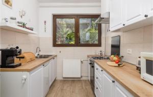 4 Bedroom Nice Apartment In Opatija 