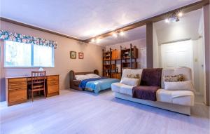 Gorgeous Apartment In Kucice With Wifi